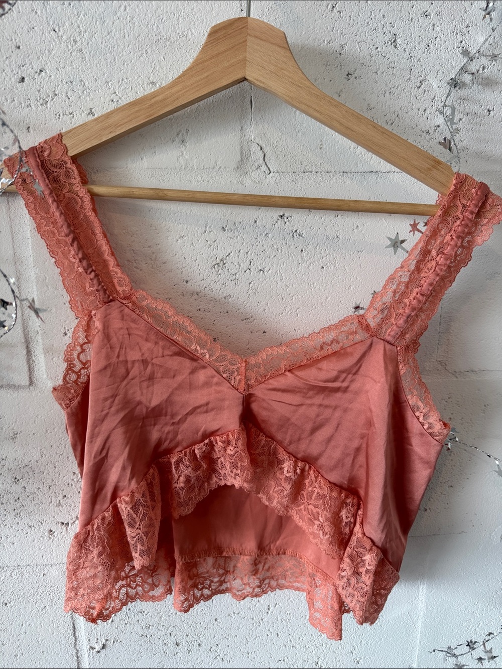 Vintage Coral Lace-Trim Cropped Cami